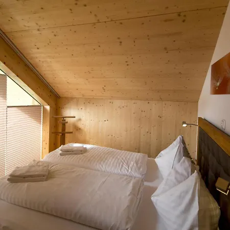 Modern Chalet In Sankt Georgen Ob Murau With Outdoor Jacuzzi 木屋 *