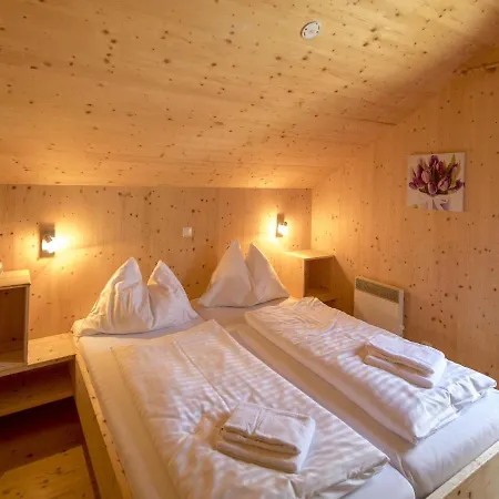 Modern Chalet In Sankt Georgen Ob Murau With Outdoor Jacuzzi